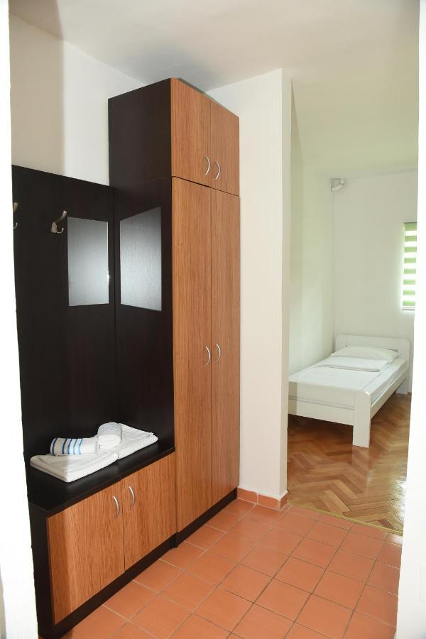 Np Sutjeska Paviljon A Hotel เทียนทิชเท ภายนอก รูปภาพ
